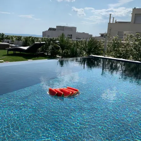 Sea Front Luxury With A Private Infinity Pool , A Large Garden And A Private Garage On The In * Сплит