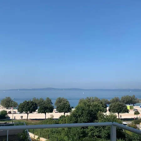 Sea Front Luxury With A Private Infinity Pool , A Large Garden And A Private Garage On The In Апартаменты *