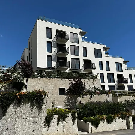 Sea Front Luxury With A Private Infinity Pool , A Large Garden And A Private Garage On The In Сплит